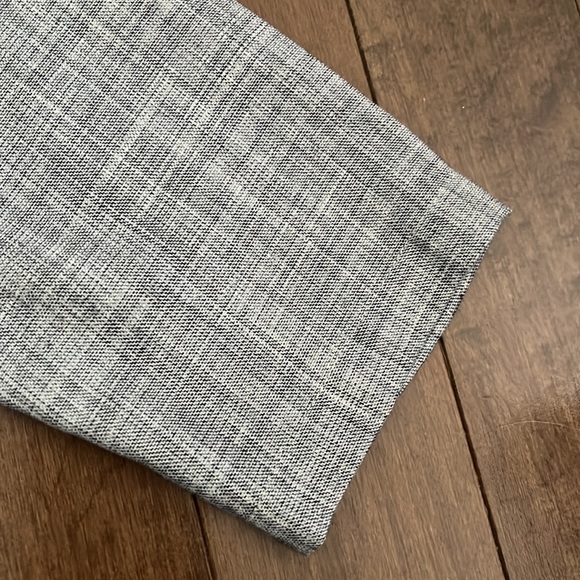 Van Heusen blouse - Picture 3 of 5